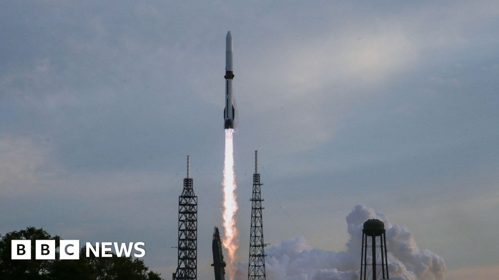 Blue Origin rocket grounded after satellite ‘mishap’