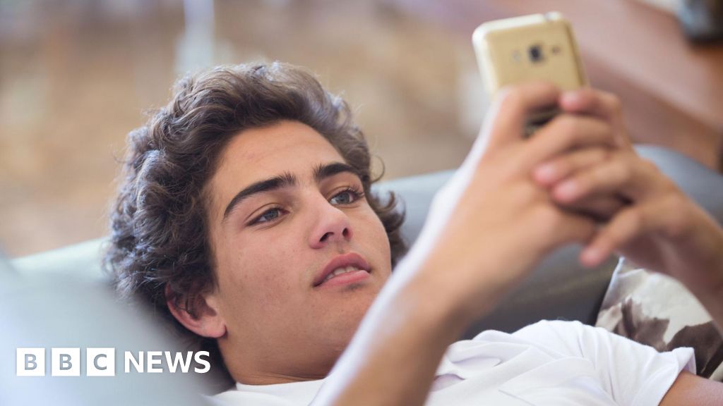 Do you find yourself aimlessly scrolling? You’re not alone