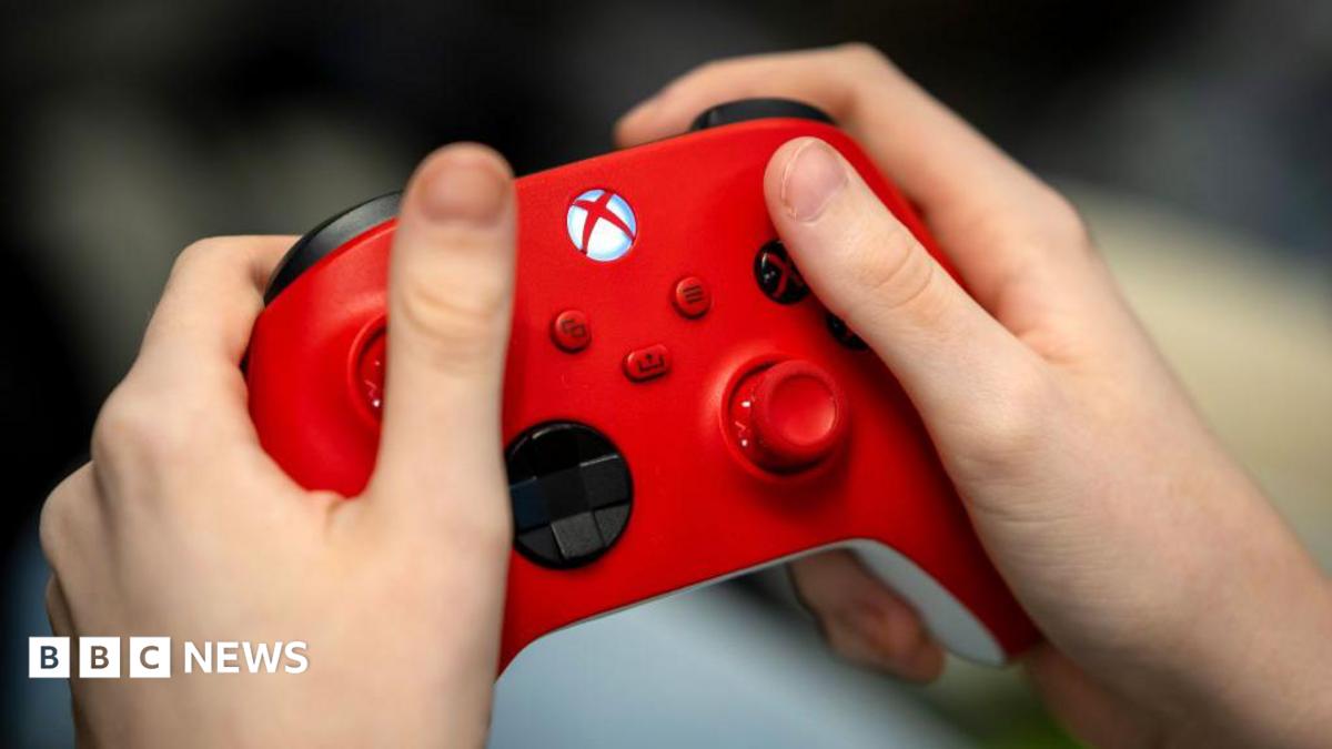 Xbox tech boss says ‘unacceptable’ outage should not have affected disc games